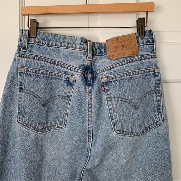 Vintage Levi’s Tapered Leg 521 Jeans - Picture 5 of 7